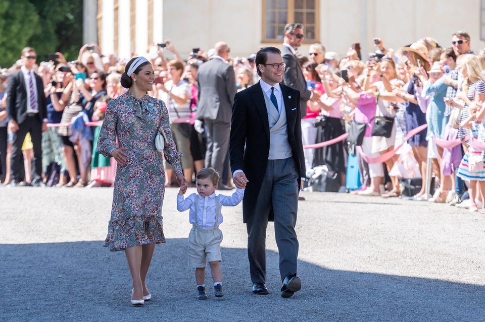 Prinzessin Victoria und Prinz Daniel mit ihrem zweijährigen Sohn Prinz Oscar