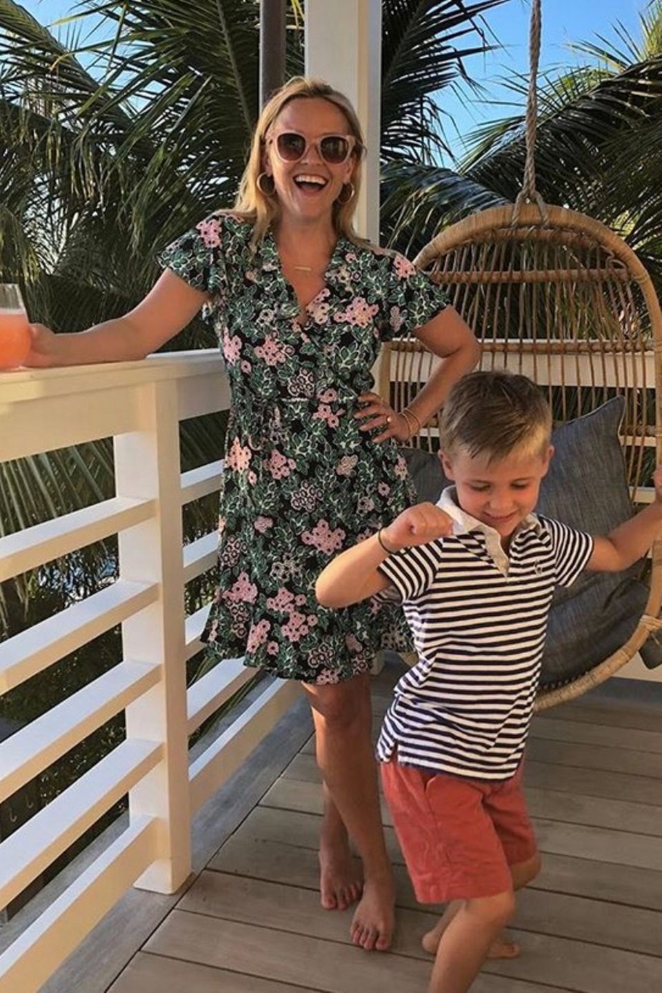 5. Juni 2018 Urlaubszeit ist Partyzeit bei Reese Witherspoon und Söhnchen Tennessee James. 5. Juni 2018 Urlaubszeit ist Partyzeit bei Reese Witherspoon und Söhnchen Tennessee James.