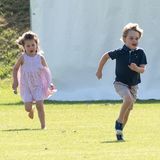 10. Juni 2018   Fröhlich rennen Prinzessin Charlotte und ihr großer Bruder Prinz George um die Wette.