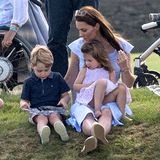 10. Juni 2018   Royaler Besuch beim Beaufort Polo Club: Herzogin Catherine genießt verspielte Dreisamkeit mit ihren Kids George und Charlotte.