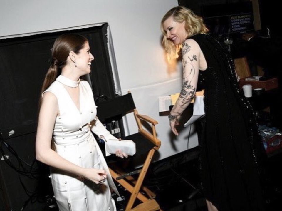 9. Juni 2018  "Versuche backstage zu flirten", schreibt Anna Kendrick scherzend. Verständlich, wer würde es bei der schönen Cate Blanchett nicht gerne versuchen.