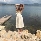 Cathy Hummels vermietet mit ihrem neuen Projekt Good CaMa Luxus-Villen in Kroatien, und mit diesem romantischen Sommer-Look macht sie dafür auch gleich die passende Werbung auf Instagram.