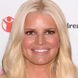 Denn so kennen wir die Blondine: Gestylt und mit strahlend weißen Zähnen - so präsentiert sich Jessica Simpson normalerweise in der Öffentlichkeit.