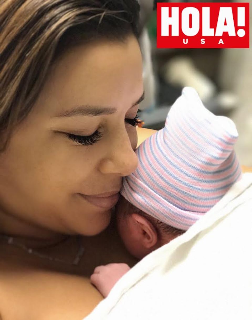 Eva Longoria zeigt ihren Sohn exklusiv der US-amerikanischen HOLA Eva Longoria zeigt ihren Sohn exklusiv der US-amerikanischen HOLA