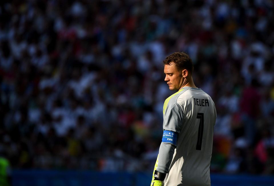 Der Kapitän der deutschen Nationalmannschaft ist fassungslos: Torwart Manuel Neuer nach der Niederlage gegen Südkorea und dem erstmaligen Ausscheiden der Deutschen in der Gruppenphase der WM.