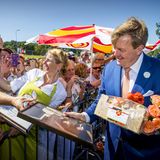 28. Juni 2018   Am Segelzentrum wird König Willem-Alexander mit Geschenken nahezu überhäuft.