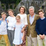 24. Juni 2018  In ihrem Sommerurlaub steht die belgische Königsfamilie traditionell für ein Familienfoto bereit. König Philippe und Königin Mathilde sind mit ihren Kindern Prinz Emmanuel, Prinzessin Eléonore, Prinzessin Elisabeth und Prinz Gabriel nach Wallonien gereist. 
