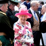 4. Juli 2018   Passend zur "Royal Garden Party" im Palace of Holyroodhouse in Edinburgh zeigt sich Queen Elizabeth im farbenfrohen, floralen Muster.   