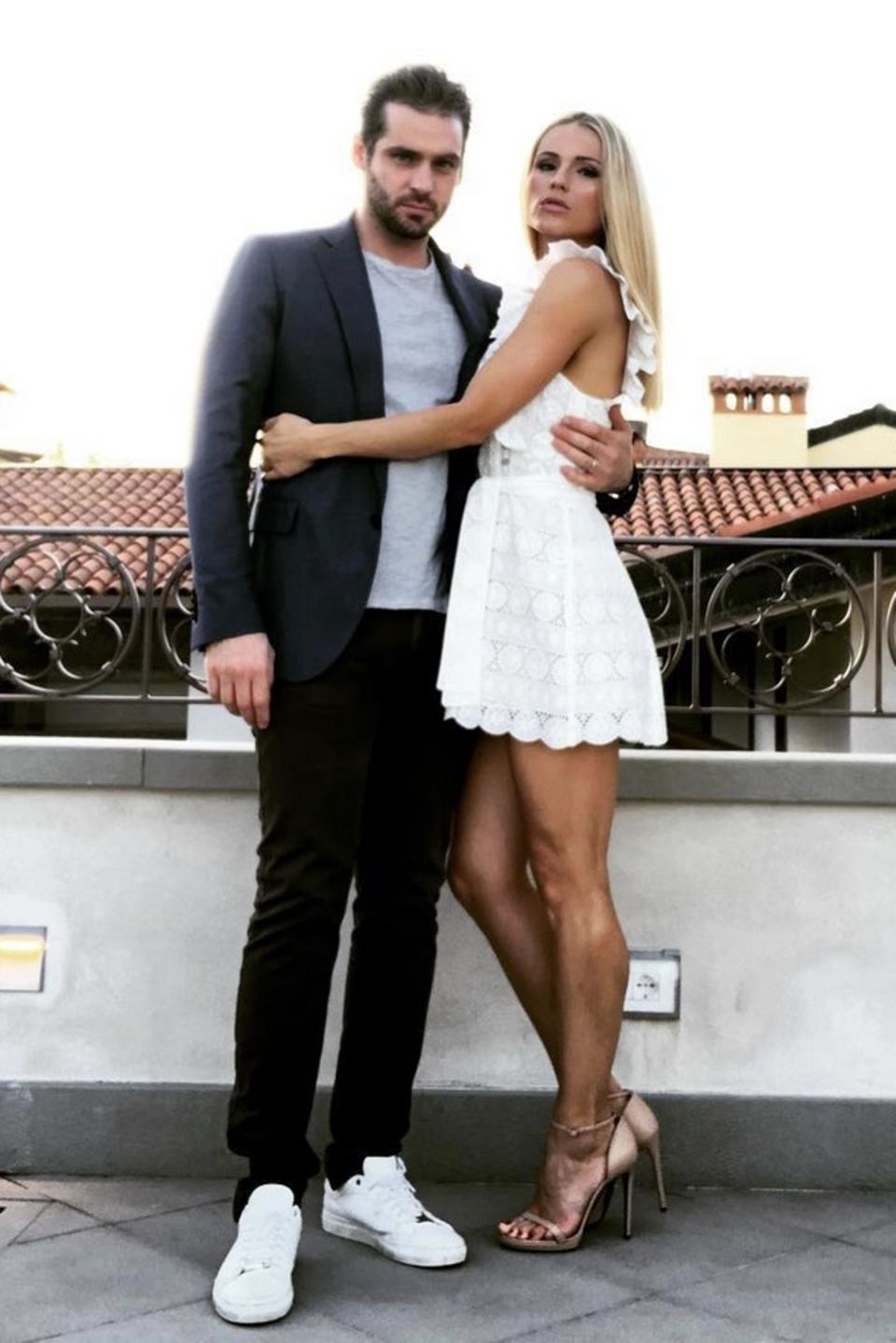 29. Juni 2018  Michelle Hunziker postet auf Instagram dieses schöne Pärchenfoto von sich und ihrem Tomaso Trussardi und versieht es mit den Hashtags #love und #marriage. 