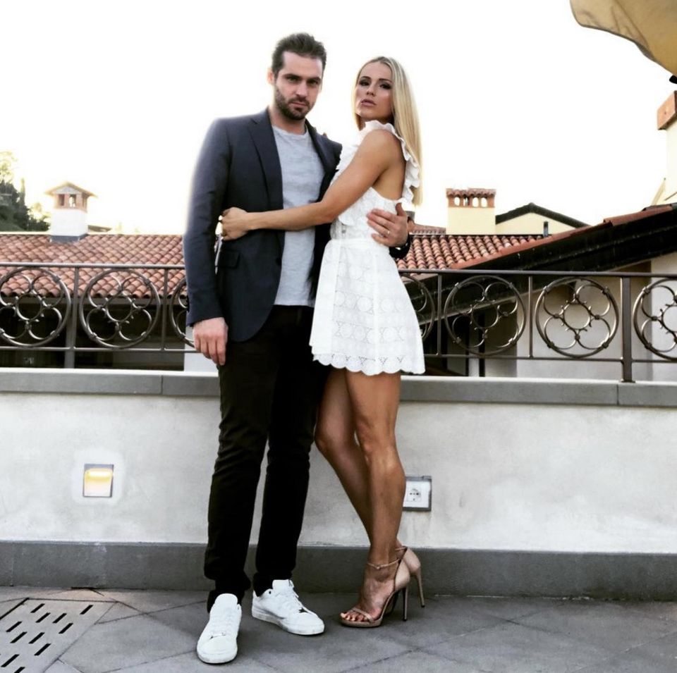 29. Juni 2018 Michelle Hunziker postet auf Instagram dieses schöne Pärchenfoto von sich und ihrem Tomaso Trussardi und versieht es mit den Hashtags #love und #marriage. 29. Juni 2018 Michelle Hunziker postet auf Instagram dieses schöne Pärchenfoto von sich und ihrem Tomaso Trussardi und versieht es mit den Hashtags #love und #marriage.