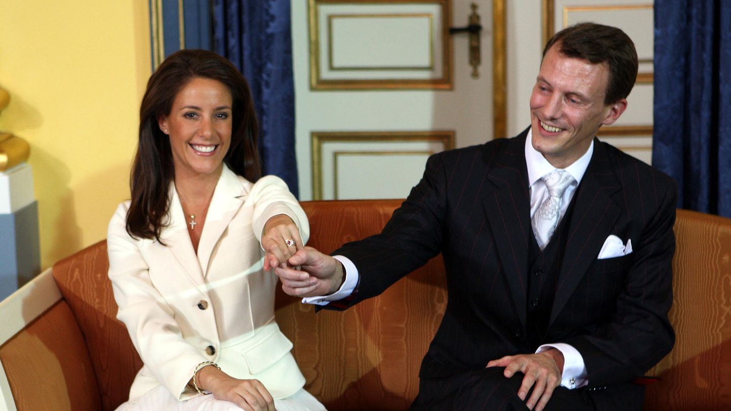 Meghan-Catherine-Co-Vor-18-Jahren-strahlte-sie-mit-ihrem-Verlobungsring-um-die-Wette