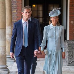 Die schwangere Pippa Middleton und ihr Mann James Matthews nach der Zeremonie in der Royal Chapel St Jame's. 
