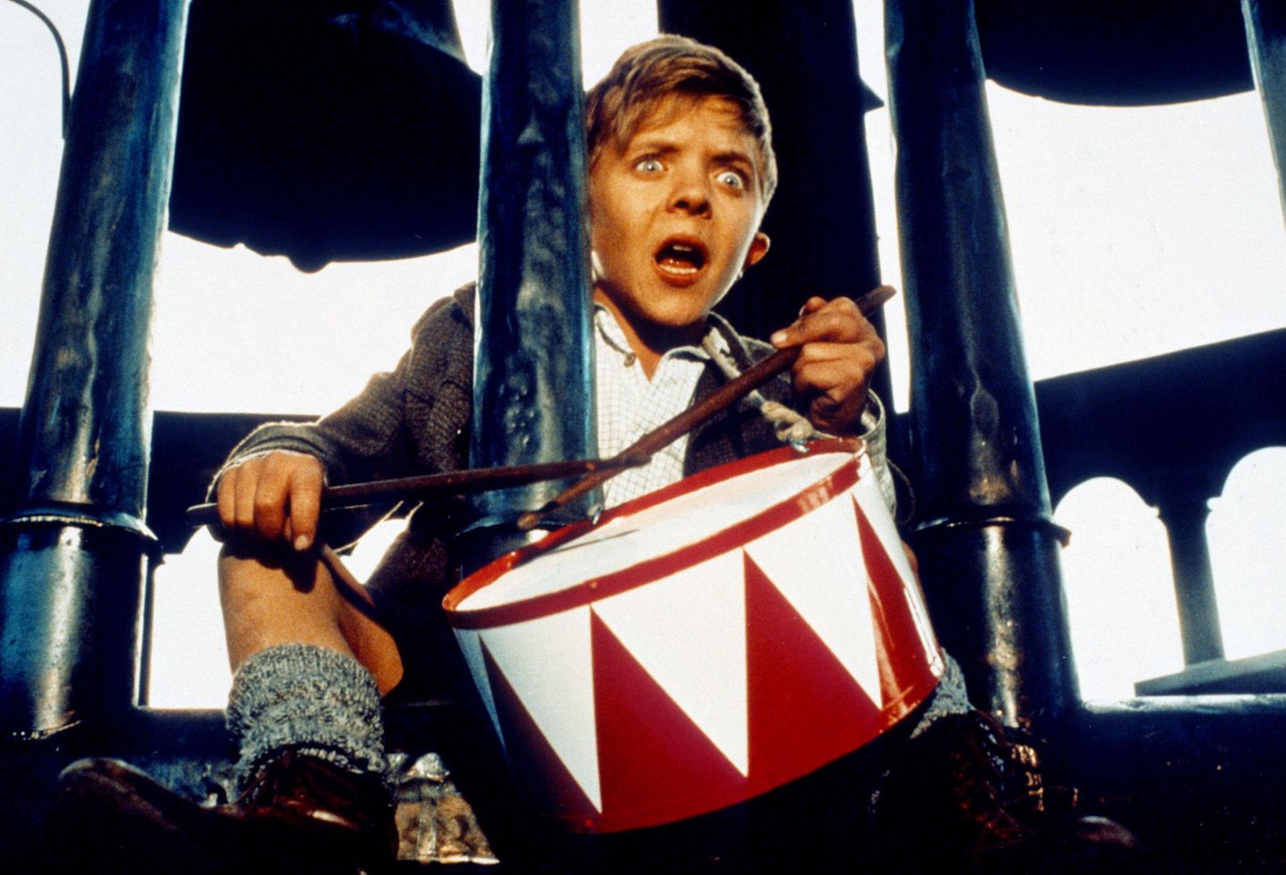 1979 wird der damals 13-jährige David Bennent durch die Verfilmung des Romans "Die Blechtrommel" bekannt. Auch heute noch gehört die Rolle des "Oskar Matzerat" zu Davids bekanntesten Auftritten in Film und Fernsehen. 