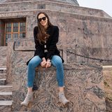 Auch an kühlen und regnerischen Sommertagen in Chicago bleibt Ana Ivanovic ihrem Casual Look treu. In Skinny Jeans, Streifen-Pulli und Boots posiert die hübsche Serbin für ihre Instagram-Fans. 