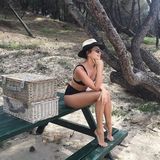 Herrlich entspannt scheint die ehemalige Monrose-Sängerin im Urlaub. Und fest steht: Wir wollen jedes Teil ihres coolen Urlaubslooks!
