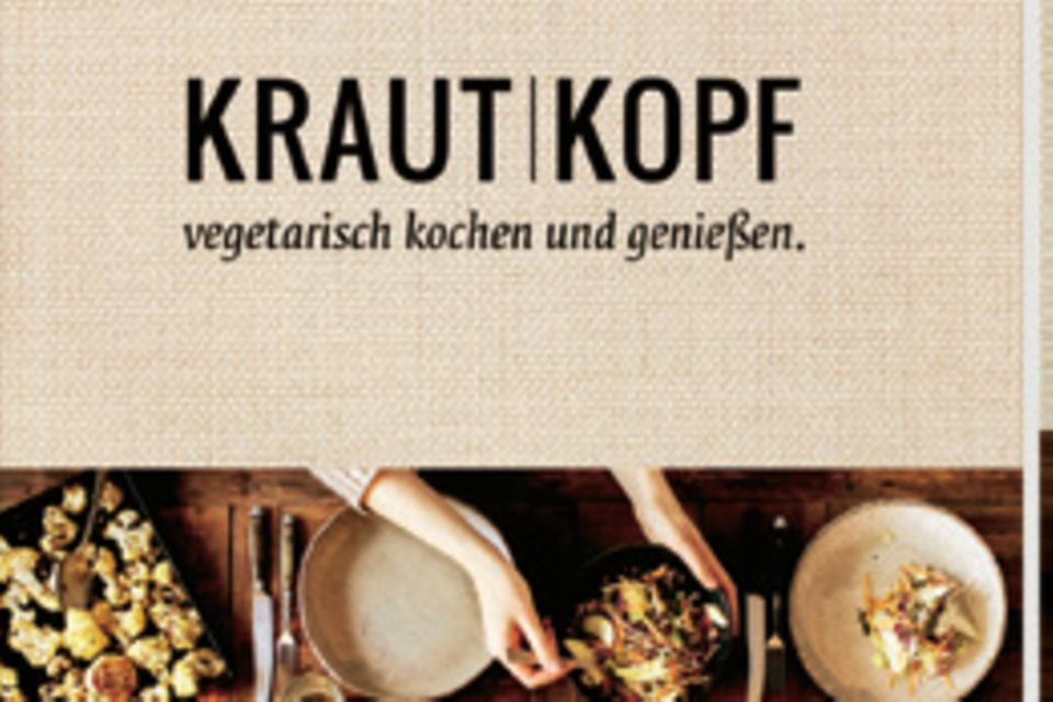Obst toppt alles: Die erfolgreichen Berliner Foodblogger Susann Probst und Yannic Schon präsentieren süße und herzhafte vegetarische und vegane Rezepte aus saisonalen und ursprünglichen Produkten mit Einflüssen aus aller Welt. ("Krautkopf", Hölker Verlag, 240 S., 29,95 Euro) Die erfolgreichen Berliner Foodblogger Susann Probst und Yannic Schon präsentieren süße und herzhafte vegetarische und vegane Rezepte aus saisonalen und ursprünglichen Produkten mit Einflüssen aus aller Welt. ("Krautkopf", Hölker Verlag, 240 S., 29,95 Euro)