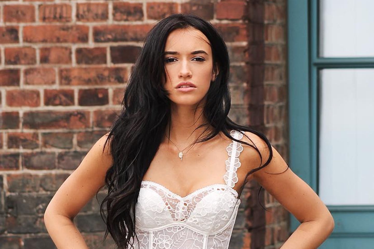 Hanna Weig: Sie zeigt ihr sexy Hochzeitskleid auf Instagram | GALA.de