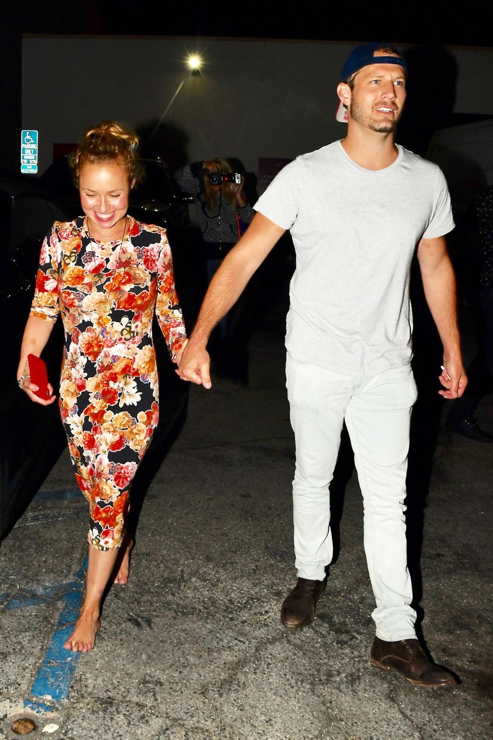 Hayden Panettiere zeigte sich zuletzt am 2. August mit männlicher Begleitung vor einem Restaurant in Los Angeles. Hayden Panettiere zeigte sich zuletzt am 2. August mit männlicher Begleitung vor einem Restaurant in Los Angeles.