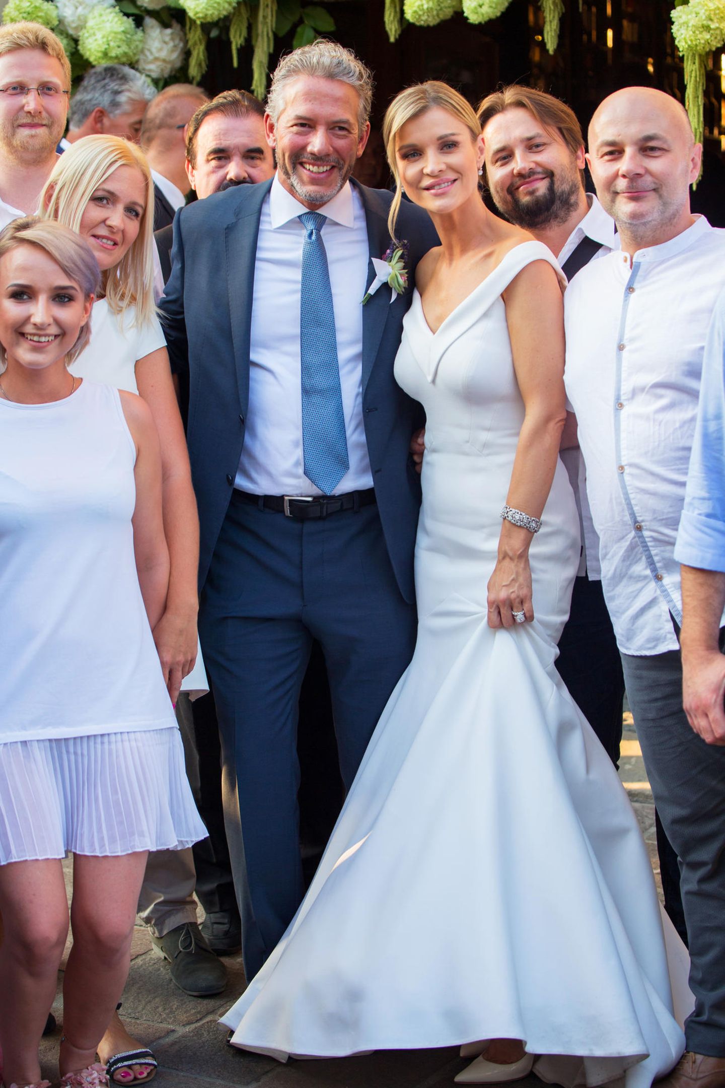 4. August 2018  In einem schlichten weißen Kleid tritt Joanna Krupa vor den Traualtar. Die Ehe mit Douglas Nunes ist für das polnische Model Anlauf Nummer zwei. Von 2013-2017 war Joanna Krupa mit Romain Zago verheiratet. 