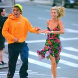 7. August 2018   So schön ist Liebe! Justin und seine Hailey laufen vergnügt durch die Straßen von New York. 