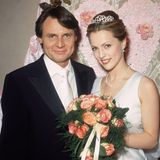 2002 Jo und Isabel   Diese Hochzeit entpuppt sich als Fiasko. Die vermeintliche Traumhochzeit von Jo Gerner und Isabel Eggert platzt, weil der Bräutigam kurz vor Trauung herausfindet, dass die Braut nicht von ihm sondern von einem anderen schwanger ist. Der Star-Anwalt Jo Gerner bläst demnach die Hochzeit kurzerhand ab.