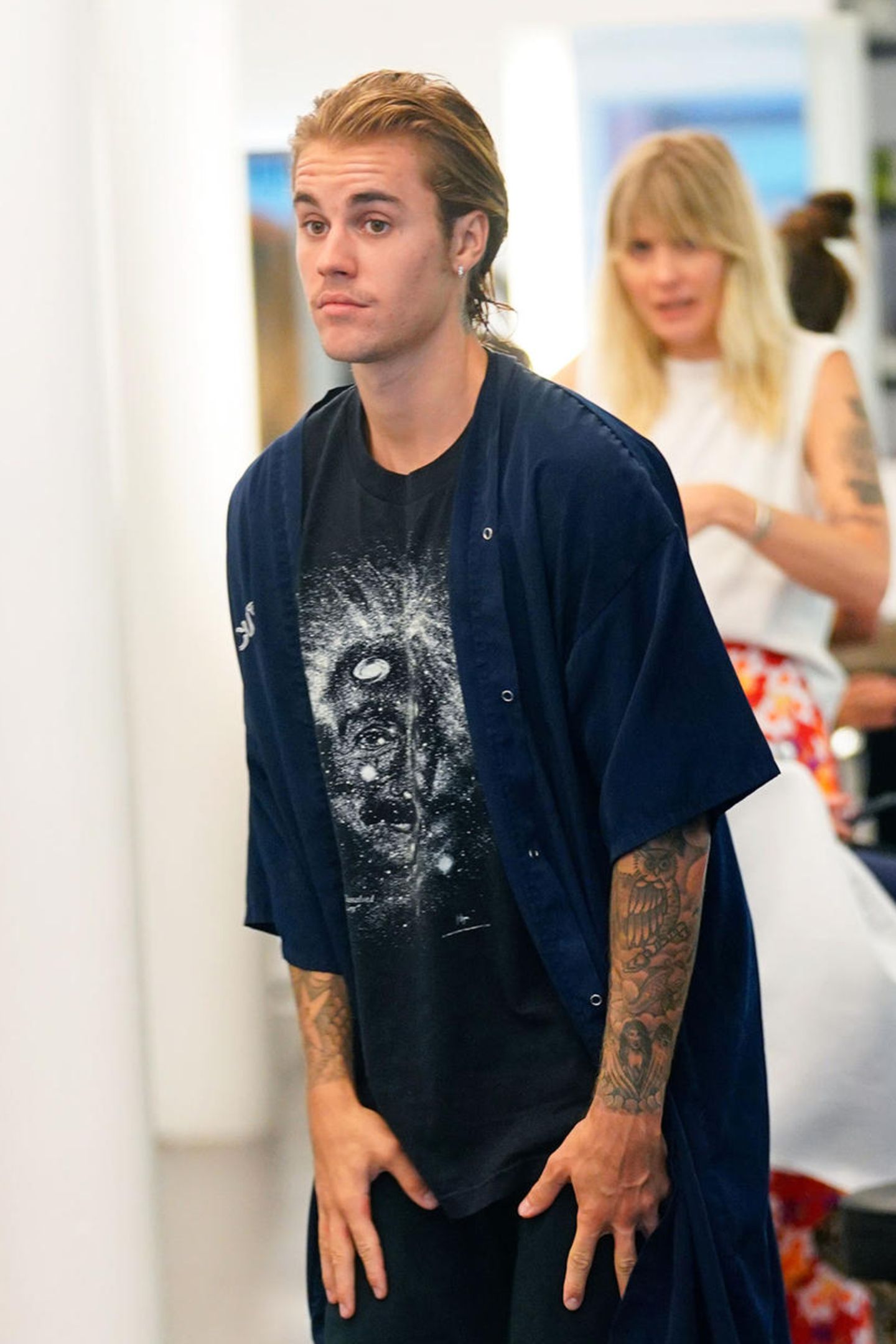 Mit einem komplett neuen Look überrascht er nicht. Scheinbar hat Justin Bieber sich lediglich die Spitzen schneiden lassen. 