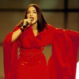 Madonna wird 63: Der nächste Wow-Auftritt Madonnas findet 1999 bei den Grammys Awards in Los Angeles statt. In einem roten Geisha-Look - bestehend aus einem Kimono von Gaultier - performt sie "Nothing Really Matters".