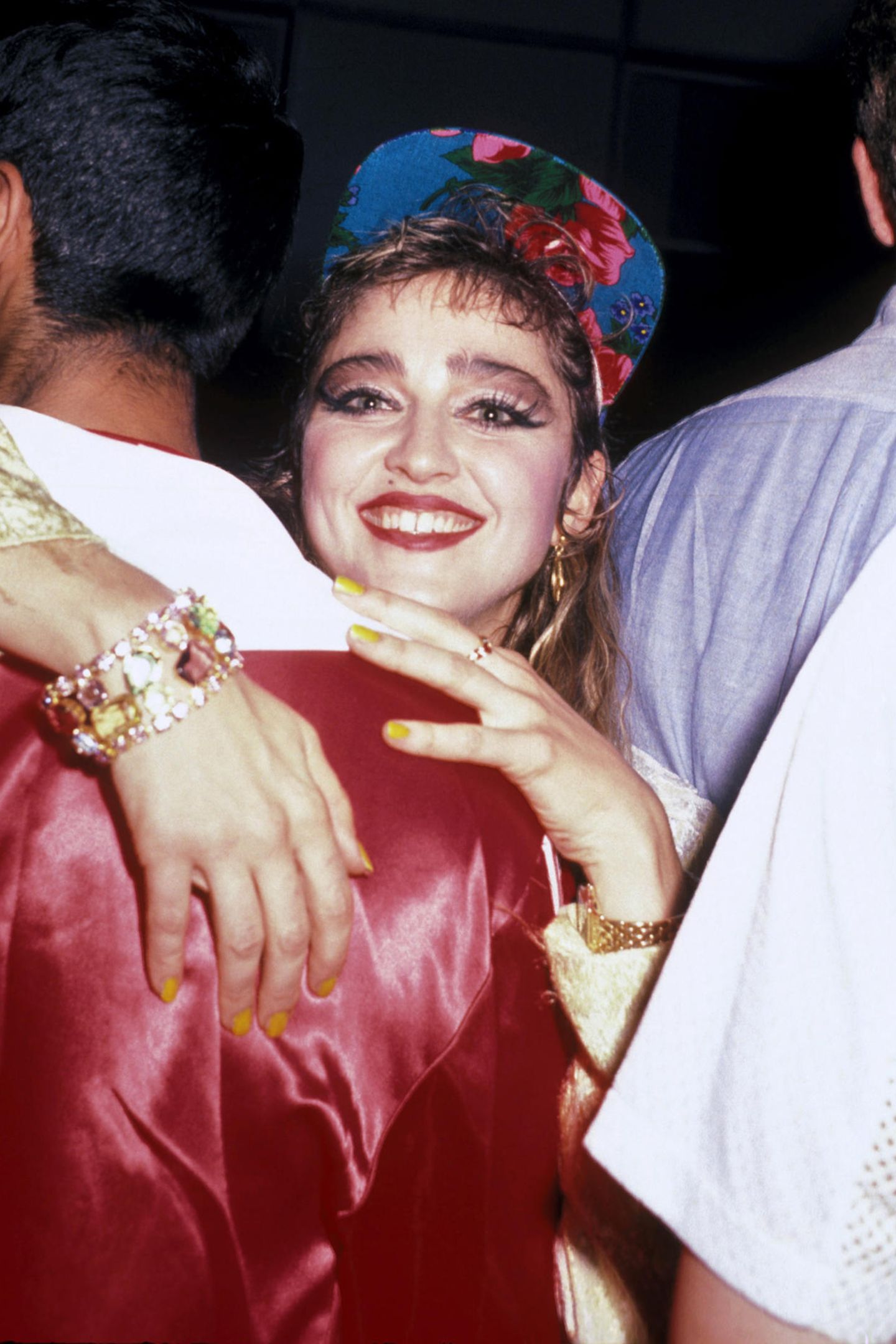 Seit 1983 ihr Debütalbum "Madonna" erschien, prägt die Popqueen ganze Generationen sowohl mit ihrer Musik als auch mit ihren immer neuen Selbstinszenierungen. Zum 60. Geburtstag zeigen wir die schrägsten Looks der Stil-Ikone.