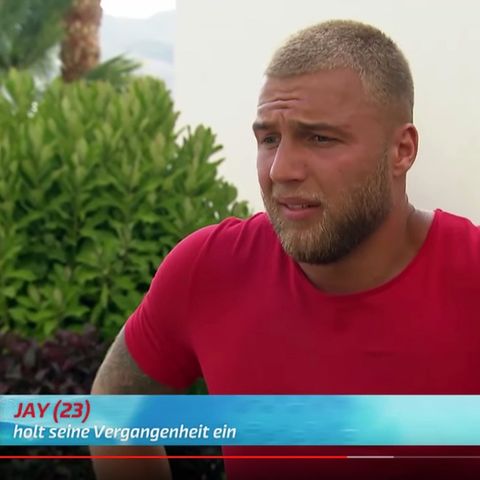 Huch, ist das nicht "Bachelorette"-Kandidat Filip?