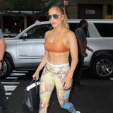 Jennifer Lopez ist der absolute Fan gemusterter Gym-Leggings. Die Modelle von Niyama Sol haben es ihr dabei besonders angetan. Sie sind schön bunt und haben trendige Prints.