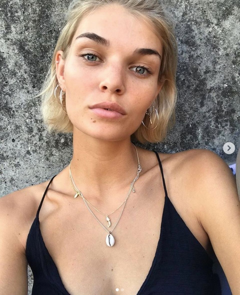 Bei dem ungeschminkten Anblick von Luisa Hartema können wir absolut verstehen, warum sie Heidi in 2012 zum Topmodel kürte. Die Blondine hat so einen klaren Teint und so tolle Konturen, dass sie gar kein Make-up braucht. Bei dem ungeschminkten Anblick von Luisa Hartema können wir absolut verstehen, warum sie Heidi in 2012 zum Topmodel kürte. Die Blondine hat so einen klaren Teint und so tolle Konturen, dass sie gar kein Make-up braucht.