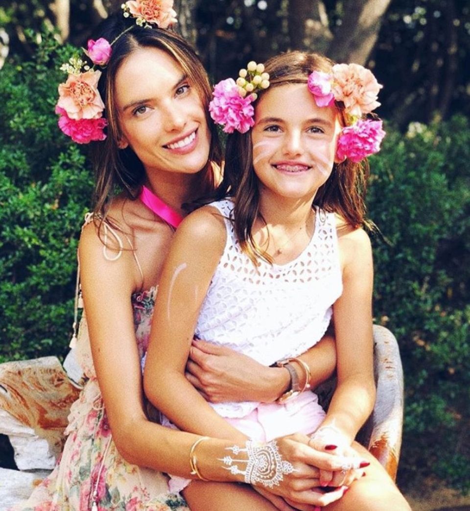 26. August 2018   Schönheit liegt in der Familie: Alessandra Ambrosio und Tochter Anja Louise.