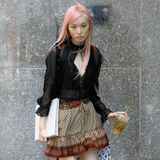Mit rosa gefärbten Haaren möchte Fernanda Ly wohl aus der Casting-Masse hervorstechen. Ob es ihr gelingt, die Jury von ihrem Look zu überzeugen?