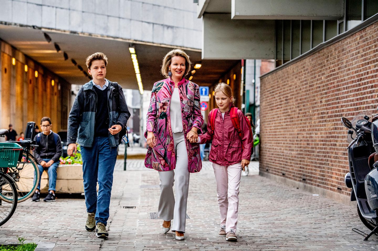 3. September 2018  Königin Mathilde bringt ihre Kinder Prinz  Gabriel und Prinzessin Eleonore an ihrem ersten Schultag nach den Sommerferien zur Schule in Brüssel. 