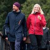 Tag 3  Am dritten tag ihrer Provinzreise sind Prinz Haakon und Prinzessin Mette-Marit sportlich unterwegs. 