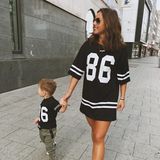 20. Juni 2018  Im süßen Partnerlook spazieren Sarah Lombardi und Söhnchen Alessio durch die Fußgängerzone. 