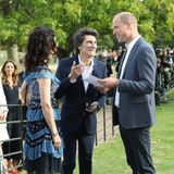 10. September 2018  Bei einer Veranstaltung in London trifft Prinz William auf den legendären Rolling Stones Gitarristen Ronnie Wood und seine Gattin Sally. Vergnügt plaudert der Prinz mit dem Rolling Stone. 