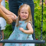 Oh, oh, da ist aber einer ganz schön wütend. Prinzessin Josephine kann ihre Wut bei einem Fototermin auf Schloß Graasten kaum bändigen.