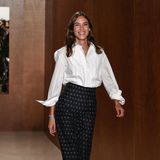 Neu-Designerin Alexa Chung sieht man die Freude nach ihrem Fashion-Show-Debüt regelrecht an.