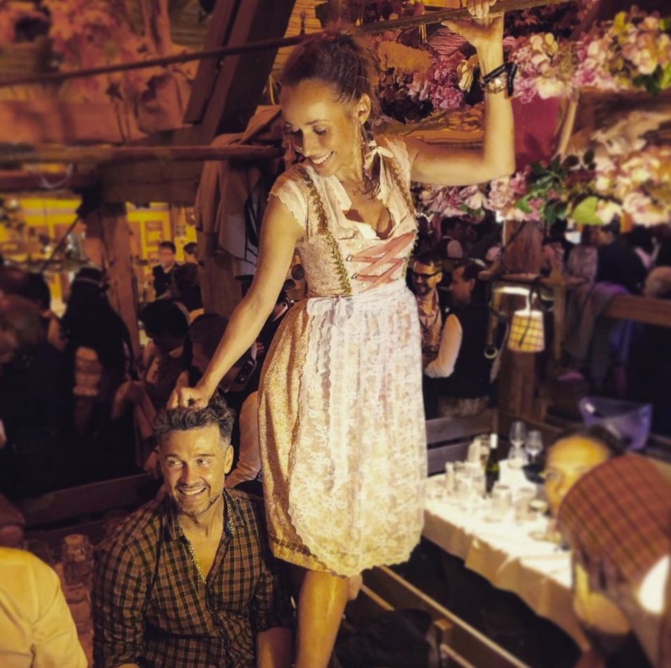 Wayne und Annemarie Carpendale genießen die Pärchenzeit beim Auftakt des Oktoberfestes 2018. Wayne und Annemarie Carpendale genießen die Pärchenzeit beim Auftakt des Oktoberfestes 2018.