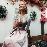 Model Mandy Bork zeigt uns wie schön Dirndl sein können. 
