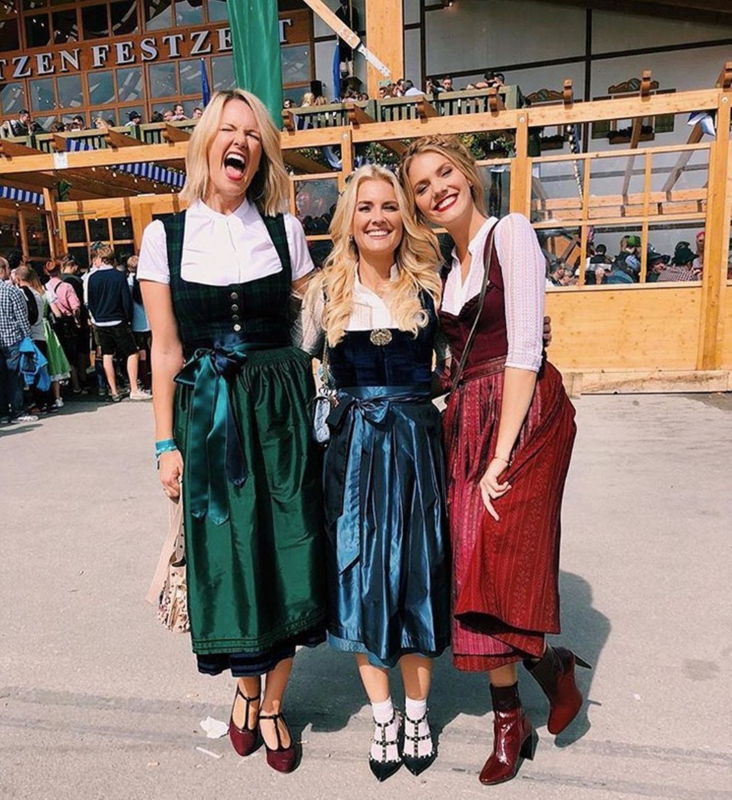 Die drei Gazien Monica Ivancan, Jennifer Knäble und Viviane Geppert freuen sich auf den Startschuss der diesjährigen Wiesn. 
