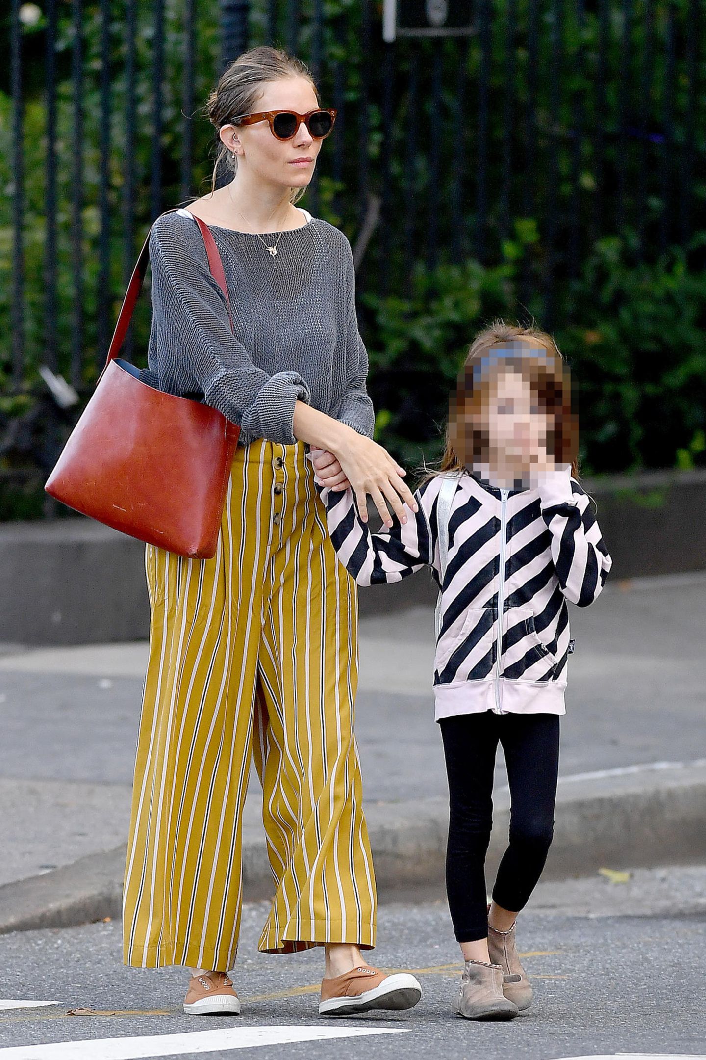 27. September 2018   Sienna Miller und Tochter Marlowe unterwegs in New York.