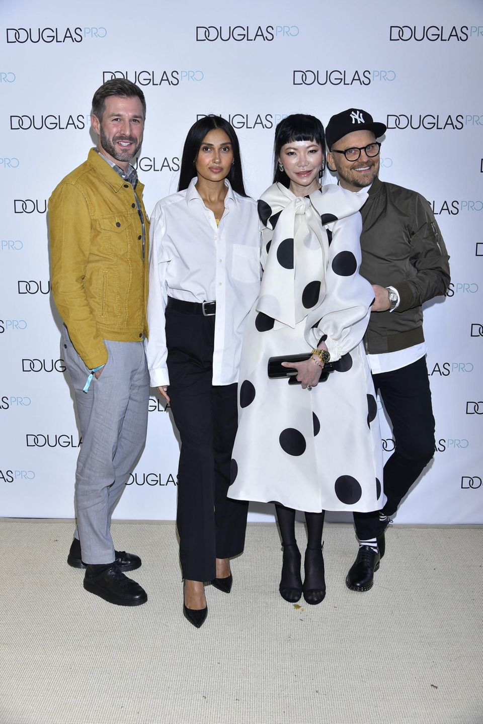 26. September 2018 Gute Laune in Hamburg: TV-Star Jochen Schropp, Moderatorin Wana Limar, Dr Georgia Lee und Promi-Visagist Armin Morbach. 26. September 2018 Gute Laune in Hamburg: TV-Star Jochen Schropp, Moderatorin Wana Limar, Dr Georgia Lee und Promi-Visagist Armin Morbach.