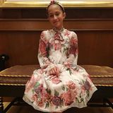 29. September 2018  Wow, so groß ist Jennifer Lopez Tochter Emme Maribel mittlerweile. Ihrer Mutter, der Pop-Diva wie aus dem Gesicht geschnitten posiert die 10-Jährige für ein Foto. Die Fans rasten nahezu aus. "Sie ist wunderschön" und "So schön wie die Mama",wird begeistert kommentiert. 