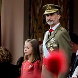 12. Oktober 2018   Die schauen aber ernst: König Felipe und Tochter Prinzessin Leonor bei der Militärparade anlässlich der Feierlichkeiten zum spanischen Nationalfeiertag auf dem Plaza de Lima ​in Madrid. 