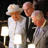 Das Oberhaupt des britischen Königshauses, Queen Elizabeth, ist natürlich bei der Hochzeit ihrer Enkelin Prinzessin Eugenie anwesend. Wie immer an ihrer Seite ist ihr Mann Prinz Philip und Sohn Prinz Charles. 
