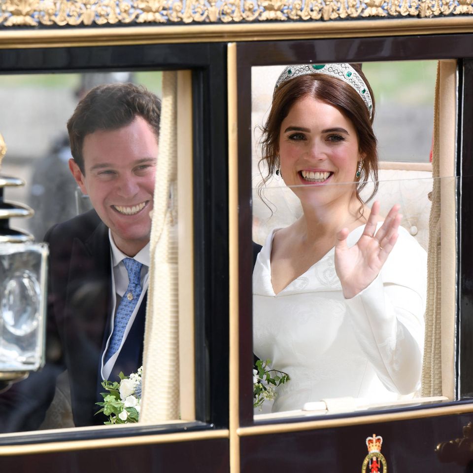 Ganz traditionell: Nach ihrer Trauung fuhren Prinzessin Eugenie und Jack Brooksbank mit einer Kutsche durch Windsor