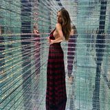 Verruchter Blick, eine tolle Pose und dieses Kleid! Victoria Swarovski zeigt sich auf Instagram von ihrer sexy Seite - im wahrsten Sinne des Wortes; der Sideboob-Ausschnitt ihres Azzedine-Alaia-Kleides gewährt tiefe Einblicke! 