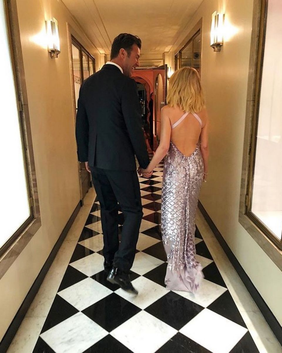 31. Oktober 3018  Kylie Minogue lässt uns auf Instagram an ihrem Liebesglück mit ihrem Partner Paul Solomons teilhaben.   Ein gemeinsamer Freund machte Paul und Kylie im Februar 2018 miteinander bekannt. Sie entwickelten schnell eine enge Freundschaft, doch hielten ihre Beziehung zunächst streng geheim.